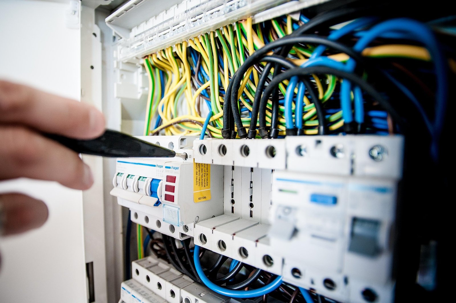 Electrical panel with tweezer
